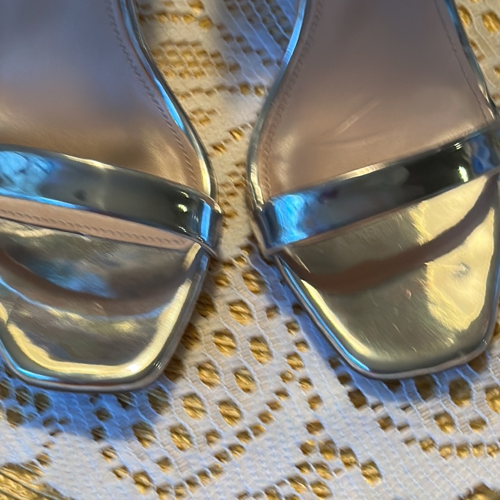 BCBGeneration size 8 dressy Silver Ankle Strap Dress Sandals - Picture 7 of 10